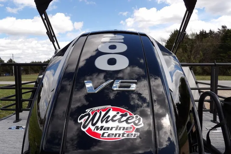 Slide: The Image of Outboard motor with "200 V6" branding on a Sylvan X3 CLZ DH, 2026 model. - 40