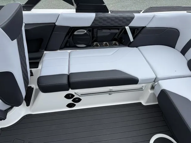 Slide: The Image of Interior of 2026 MasterCraft XT22 with luxurious seating. - 17