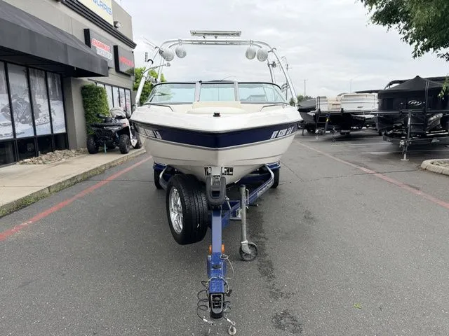 Slide: The Image of MasterCraft MariStar 230 2005 - 3