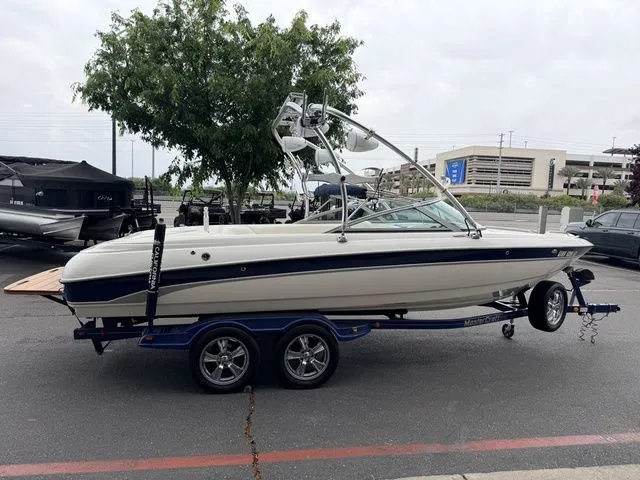 Slide: The Image of MasterCraft MariStar 230 2005 - 5