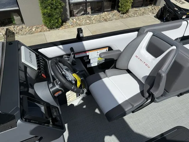 Slide: The Image of Manitou Cruise 20 Max Bench 2025 - 12