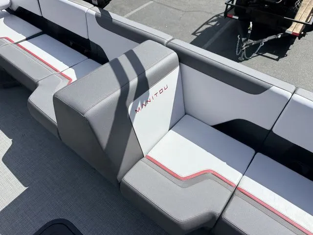 Slide: The Image of Manitou Cruise 20 Max Bench 2025 - 19