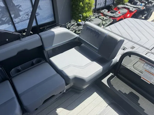 Slide: The Image of Manitou 24' Explore Switchback Stealth 2025 - 21