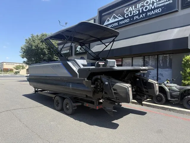Slide: The Image of Manitou 24' Explore Switchback Stealth 2025 - 3