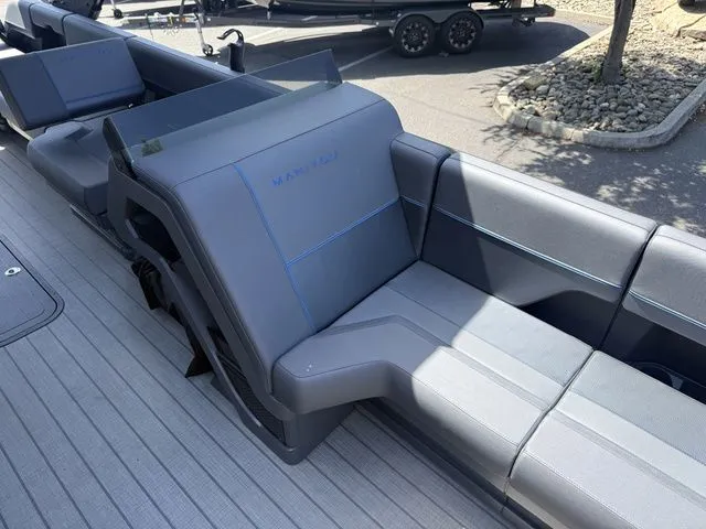 Slide: The Image of Manitou 24' Explore Switchback Stealth 2025 - 36