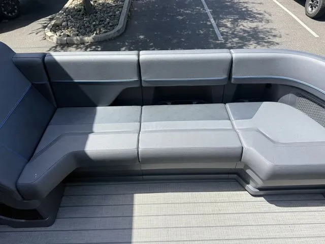 Slide: The Image of Manitou 24' Explore Switchback Stealth 2025 - 37