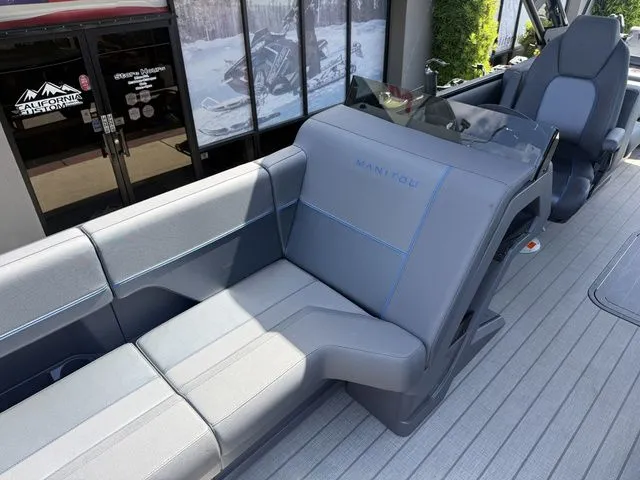Slide: The Image of Manitou 24' Explore Switchback Stealth 2025 - 42