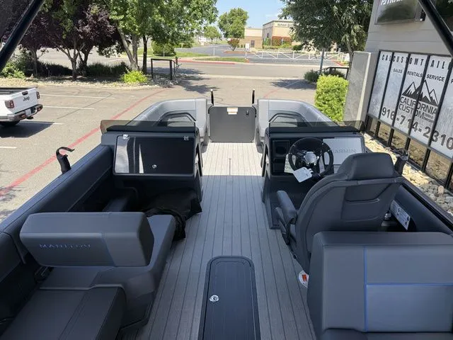 Slide: The Image of Manitou 24' Explore Switchback Stealth 2025 - 47