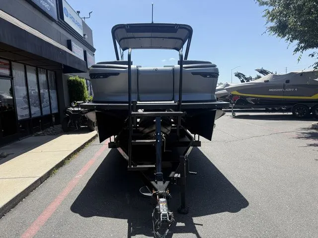 Slide: The Image of Manitou 24' Explore Switchback Stealth 2025 - 6