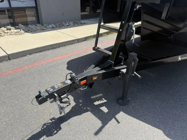 Slide: The Image of Manitou 24' Explore Switchback Stealth 2025 - 7