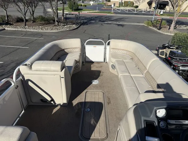 Slide: The Image of Ranger 223C 2023 - 18