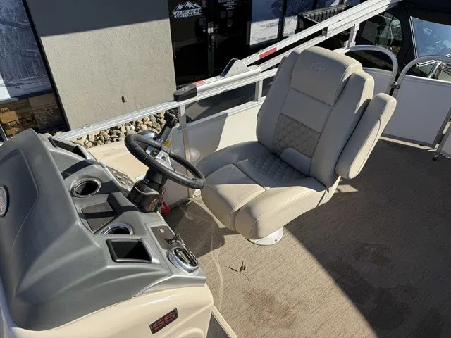 Slide: The Image of Ranger 223C 2023 - 21