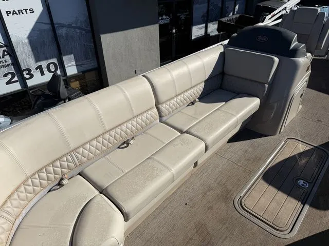 Slide: The Image of Ranger 223C 2023 - 33