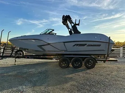 The Image of MB Sports 25 Alpha B-52 2025 - 1