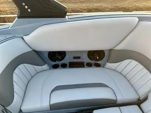 Slide: The Image of MB Sports 25 Alpha B-52 2025 - 20