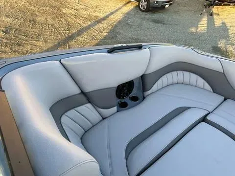 Slide: The Image of MB Sports 25 Alpha B-52 2025 - 27