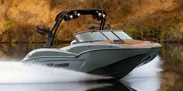 The Image of MB Sports 21 ALPHA B52 2025 - 1