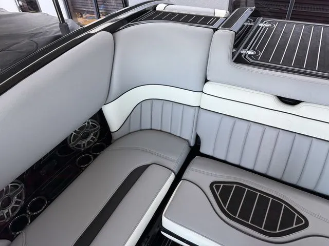 Slide: The Image of MB Sports 25 ALPHA B52 2025 - 15