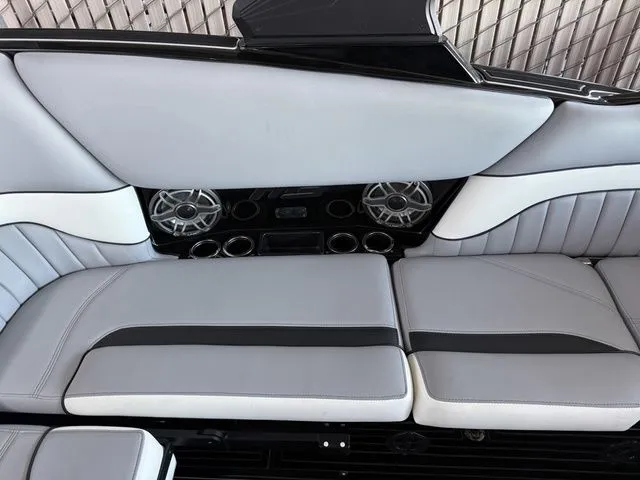 Slide: The Image of MB Sports 25 ALPHA B52 2025 - 18