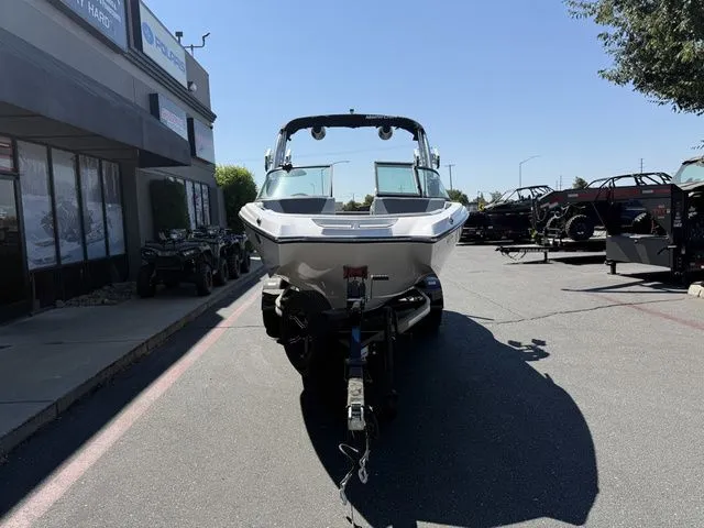 Slide: The Image of MasterCraft NXT20 2025 - 10