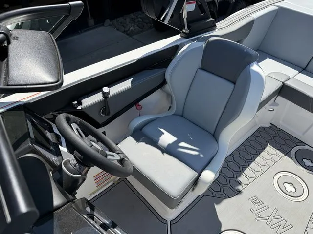 Slide: The Image of MasterCraft NXT20 2025 - 17