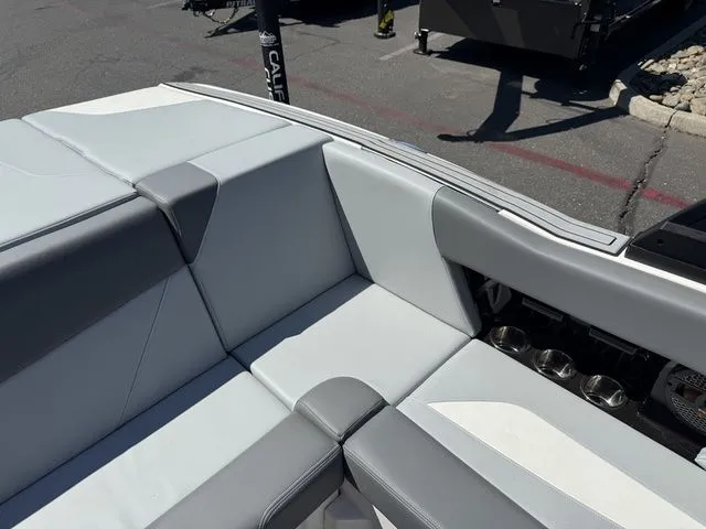 Slide: The Image of MasterCraft NXT20 2025 - 21