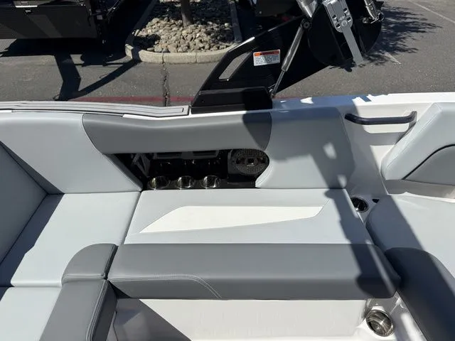 Slide: The Image of MasterCraft NXT20 2025 - 22