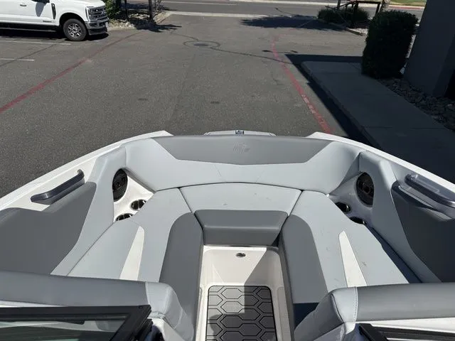 Slide: The Image of MasterCraft NXT20 2025 - 27