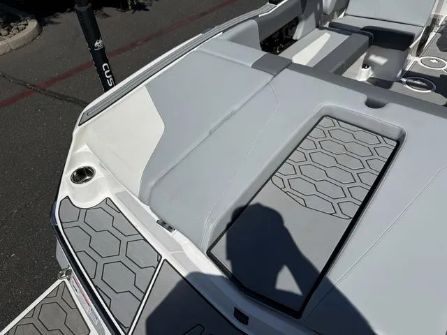 Slide: The Image of MasterCraft NXT20 2025 - 30