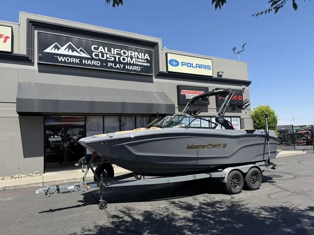 The Image of MasterCraft XT22 2025 - 1