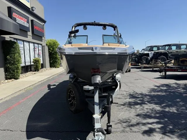 Slide: The Image of MasterCraft XT22 2025 - 10