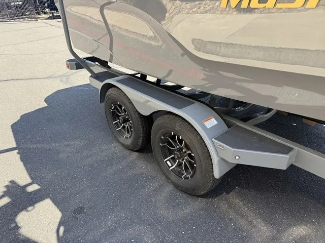 Slide: The Image of MasterCraft XT22 2025 - 13