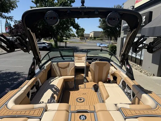 Slide: The Image of MasterCraft XT22 2025 - 16