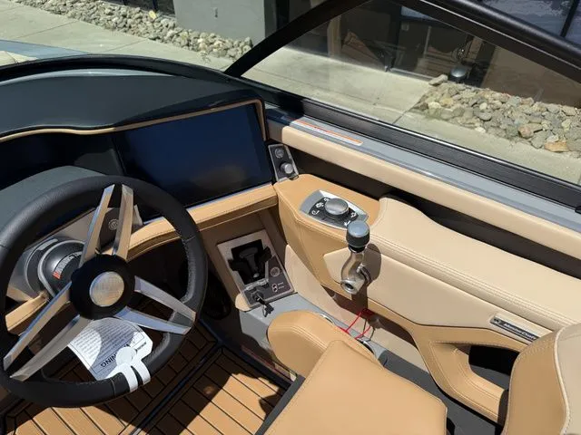 Slide: The Image of MasterCraft XT22 2025 - 18