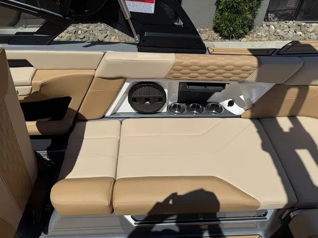 Slide: The Image of MasterCraft XT22 2025 - 20