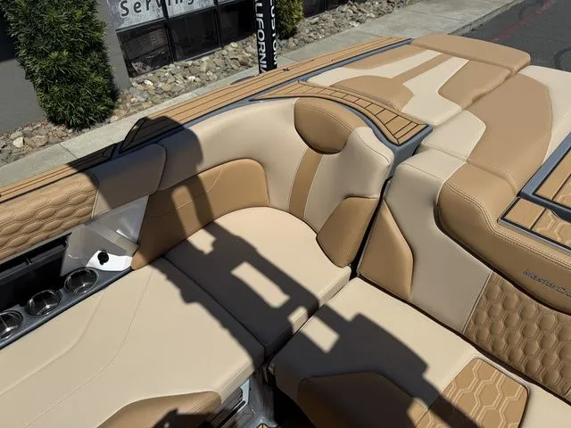 Slide: The Image of MasterCraft XT22 2025 - 21