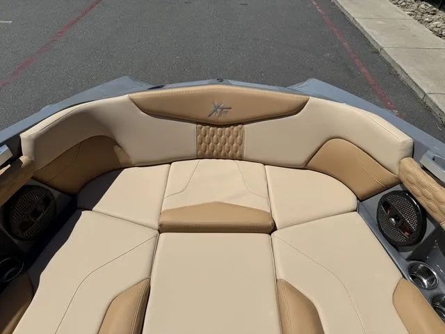 Slide: The Image of MasterCraft XT22 2025 - 29