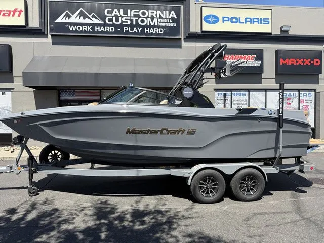 Slide: The Image of MasterCraft XT22 2025 - 5