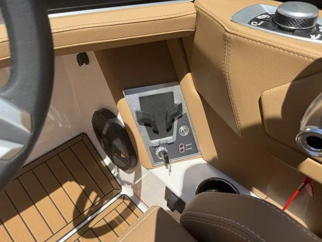 Slide: The Image of MasterCraft XT24 2025 - 21