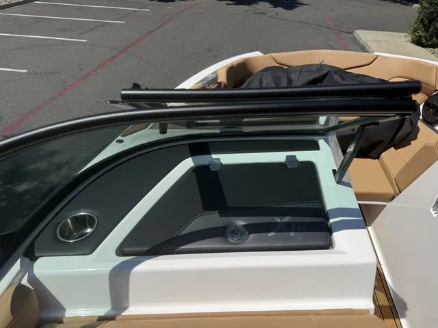 Slide: The Image of MasterCraft XT24 2025 - 31