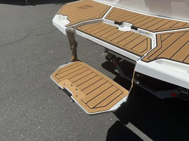 Slide: The Image of MasterCraft XT24 2025 - 40