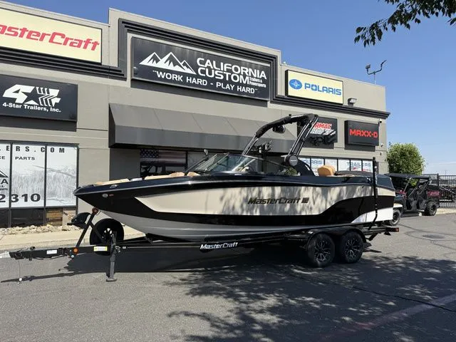 The Image of MasterCraft XT24 2025 - 1
