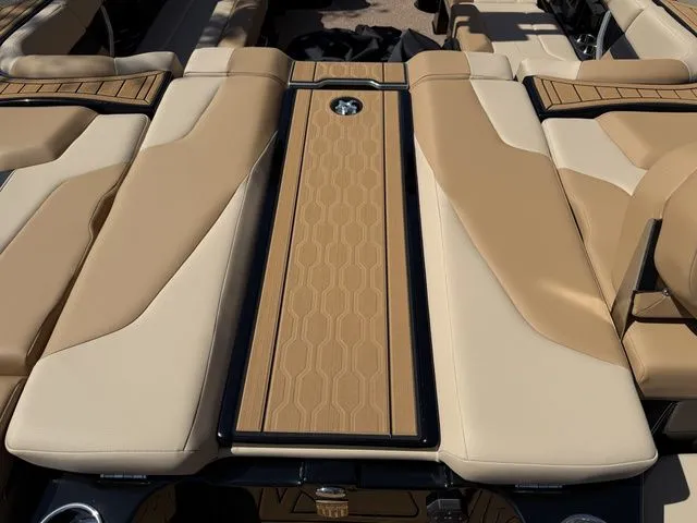 Slide: The Image of MasterCraft XT24 2025 - 19