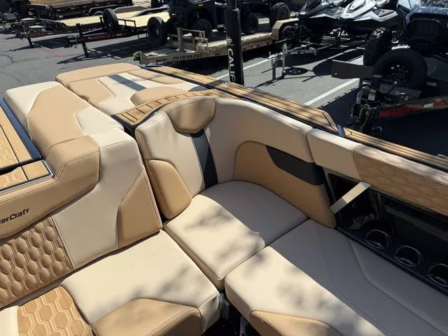 Slide: The Image of MasterCraft XT24 2025 - 28