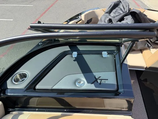 Slide: The Image of MasterCraft XT24 2025 - 32