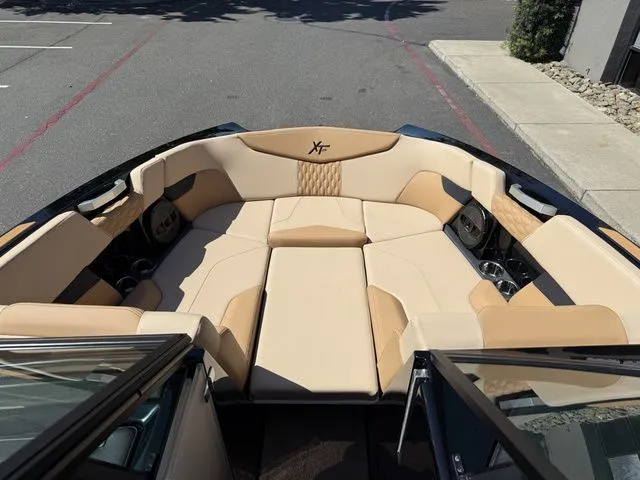 Slide: The Image of MasterCraft XT24 2025 - 33