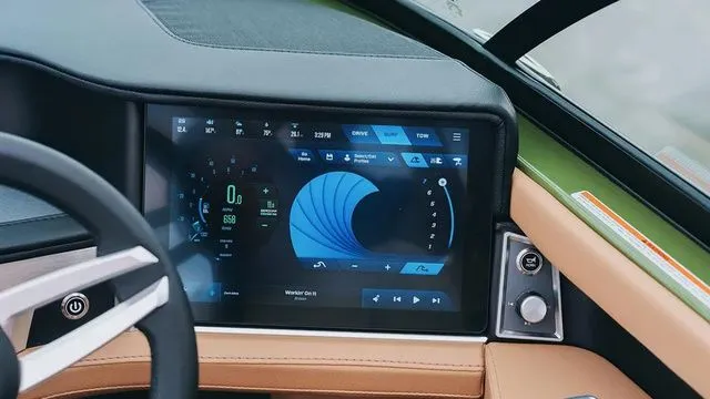 Slide: The Image of MasterCraft XT24 2025 - 41