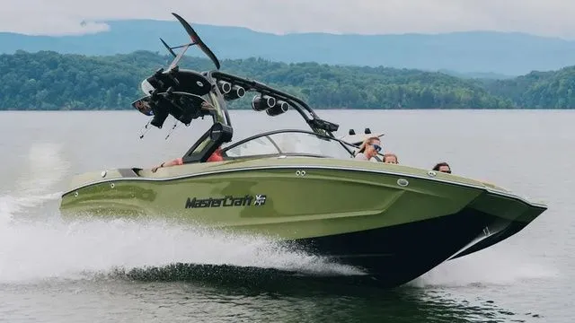 Slide: The Image of MasterCraft XT24 2025 - 42
