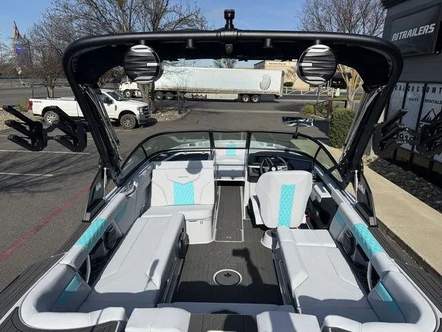 Slide: The Image of MasterCraft XT23 2026 - 18