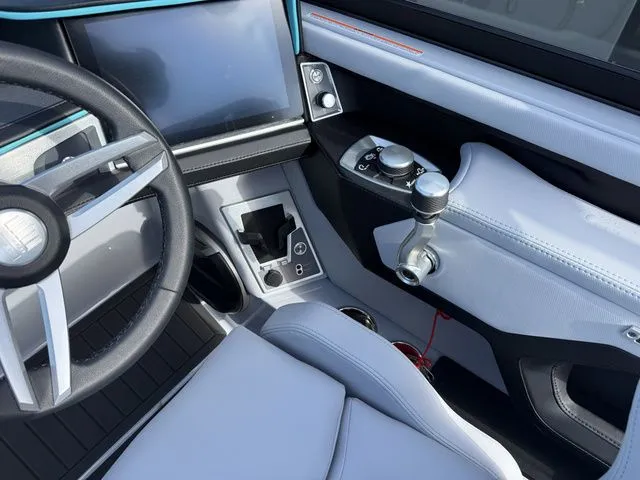 Slide: The Image of MasterCraft XT23 2026 - 20